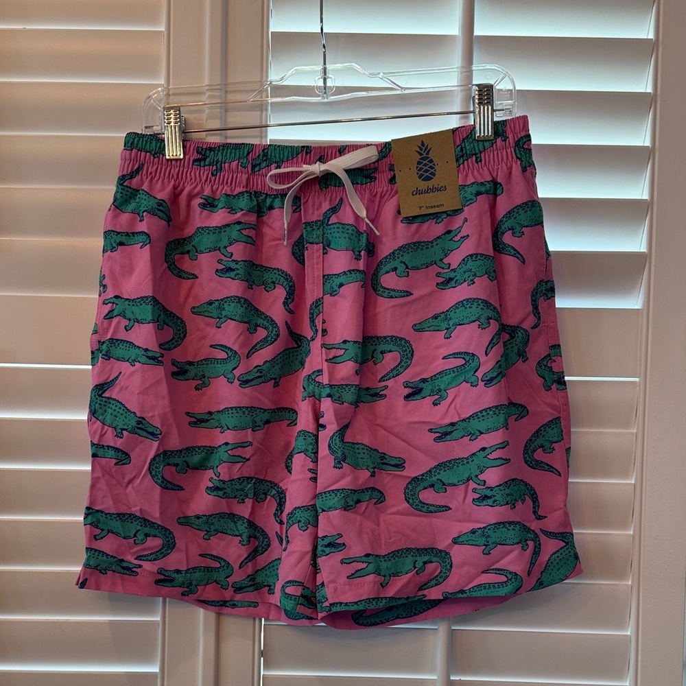 Chubbies Pink and Green Alligator Print Men's Shorts Men’s Large, 7” Inseam
